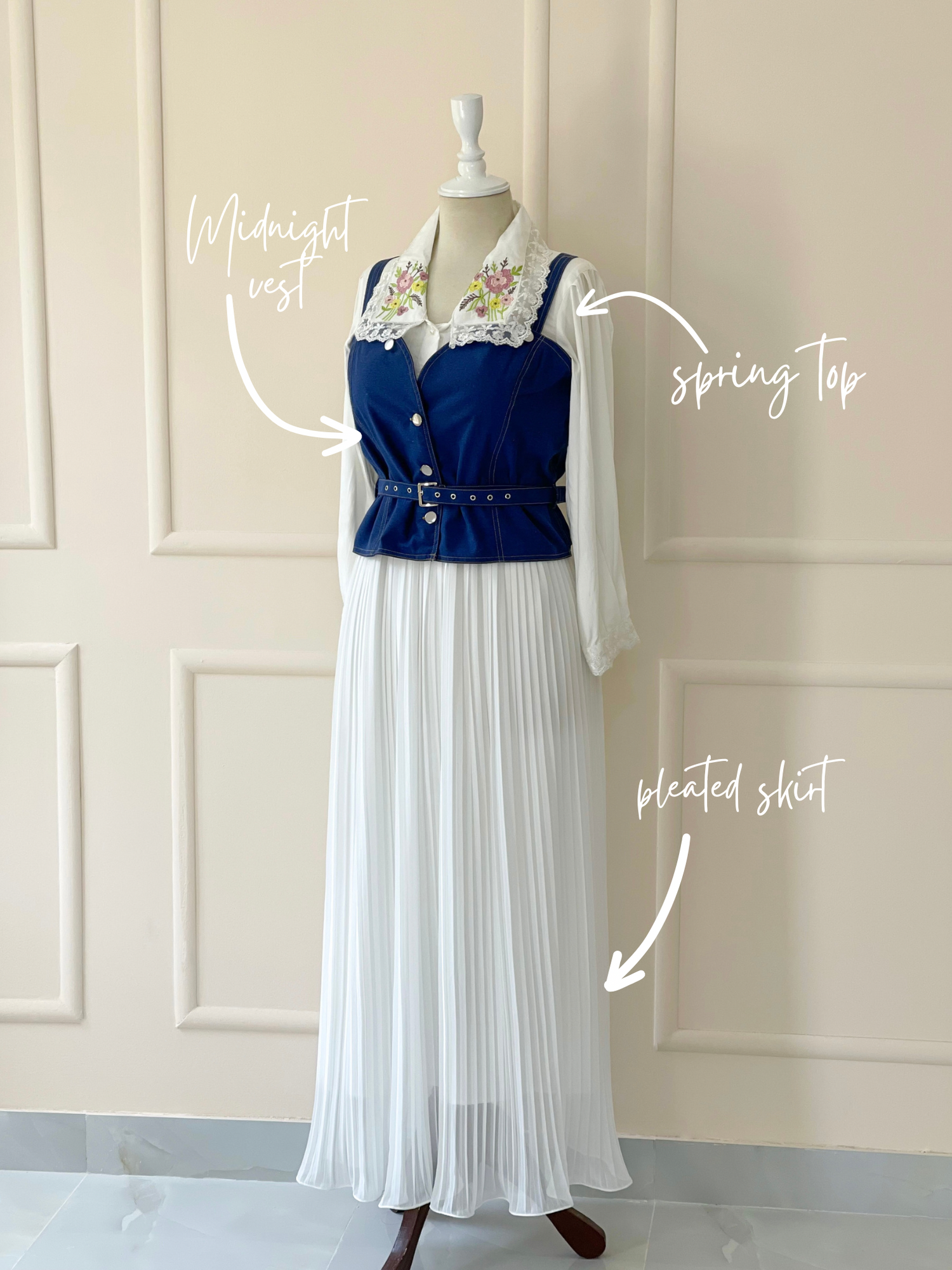 Trendy White Pleated Skirt