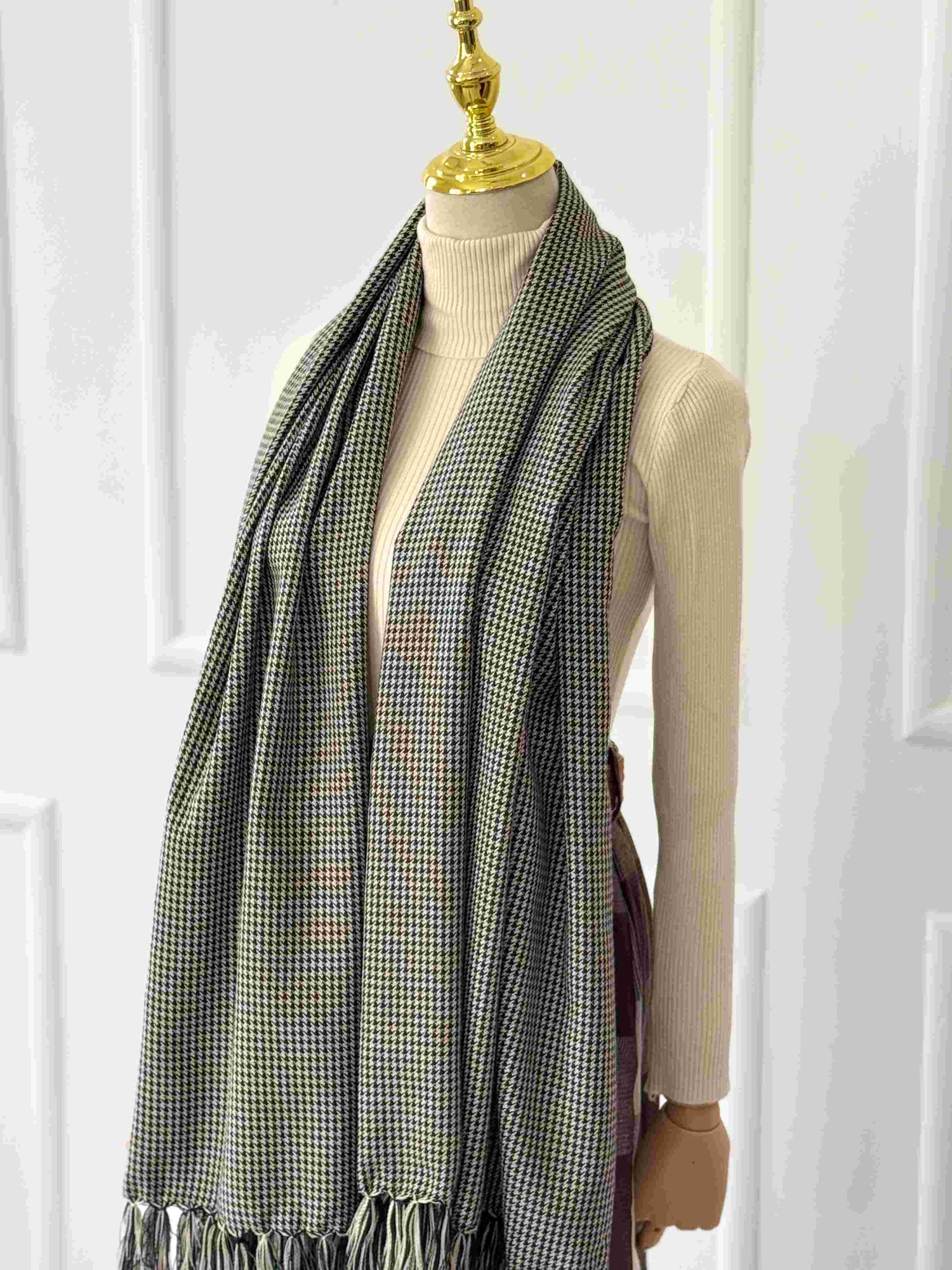 Snuggle Glen Check Winter Scarf