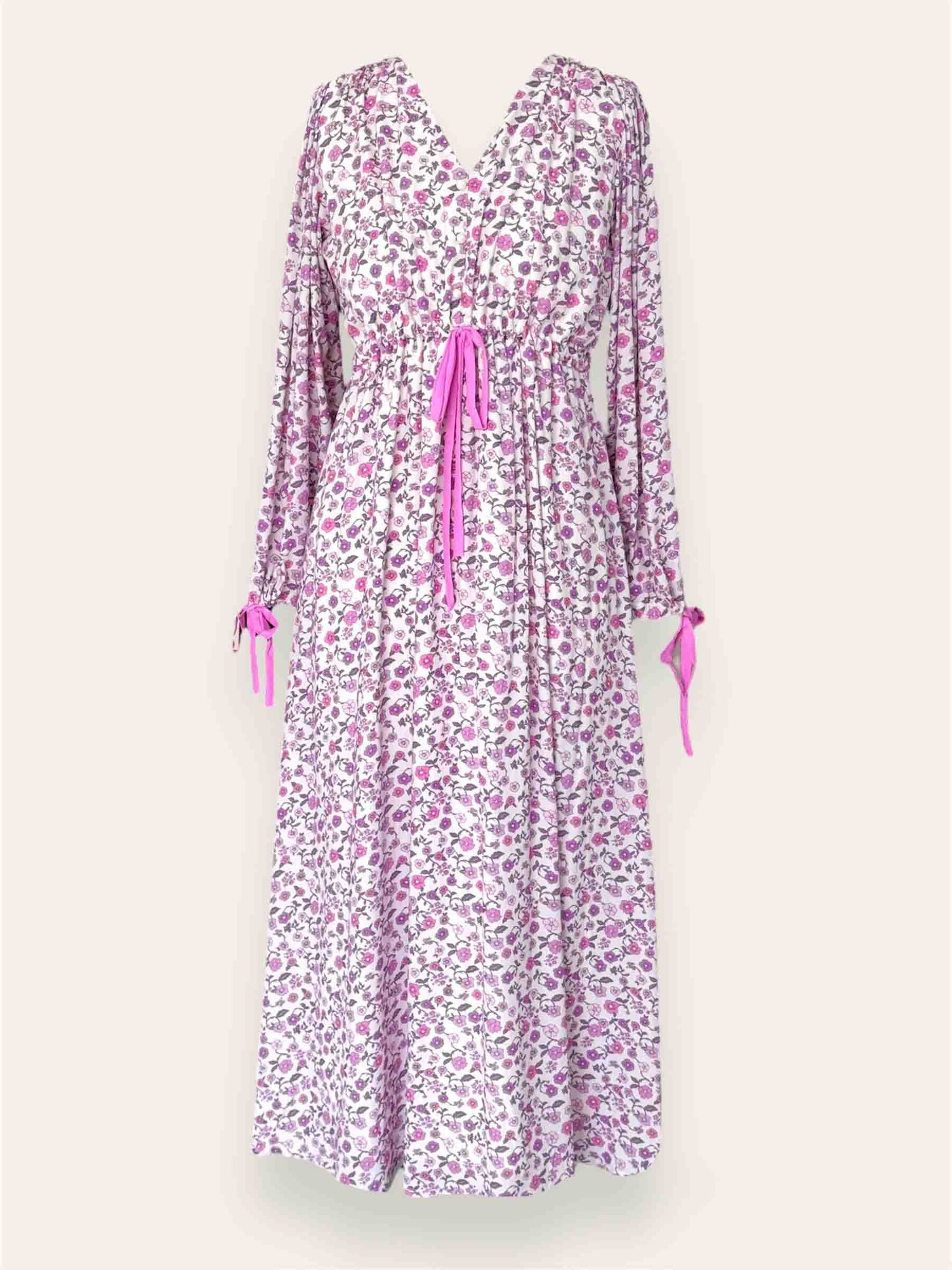 Chic Ariana Dress: V-Neck Design with Adjustable Waist
