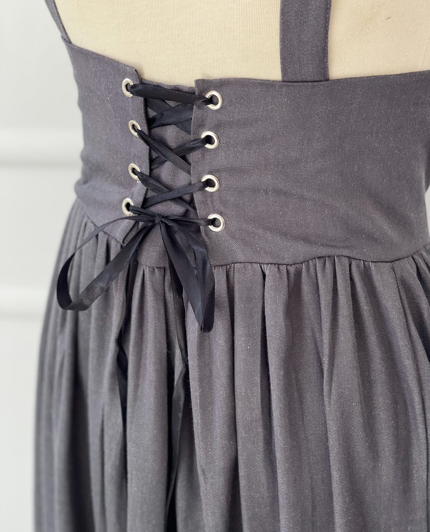 Grey Vintage Skirt – Trendy Denim Cotton Look