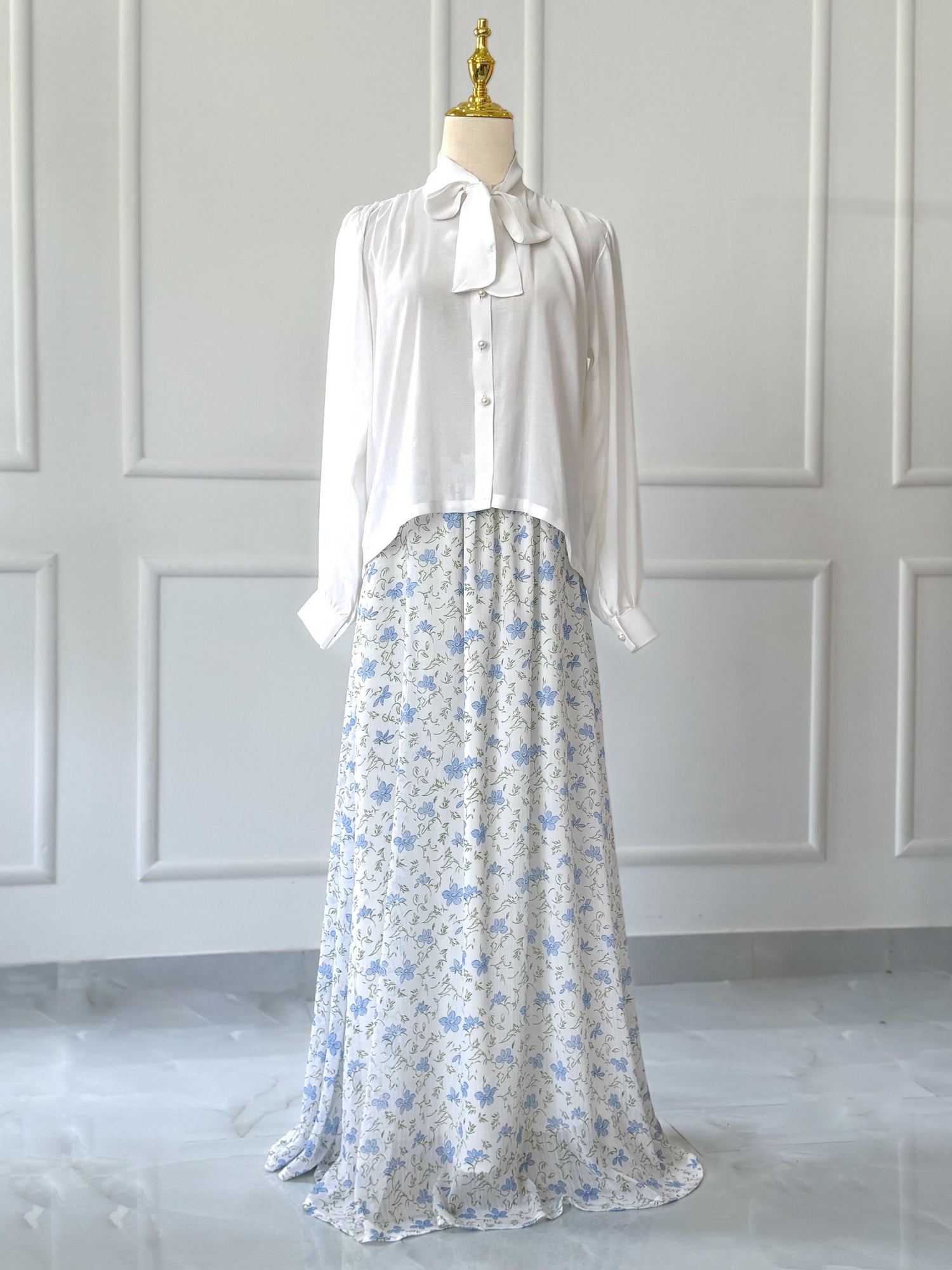 Chic White Knot Top