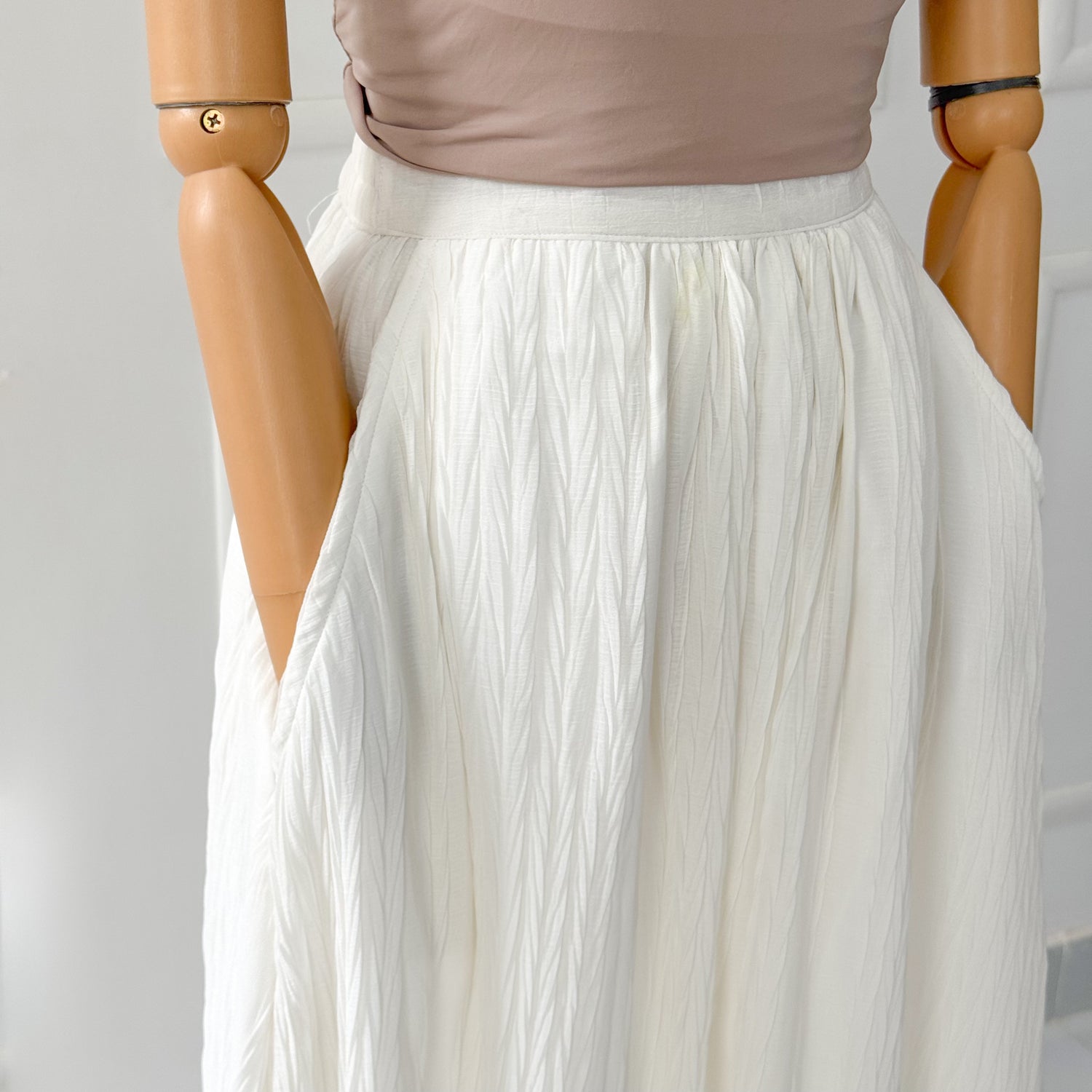 White Knife Pleated Skirt