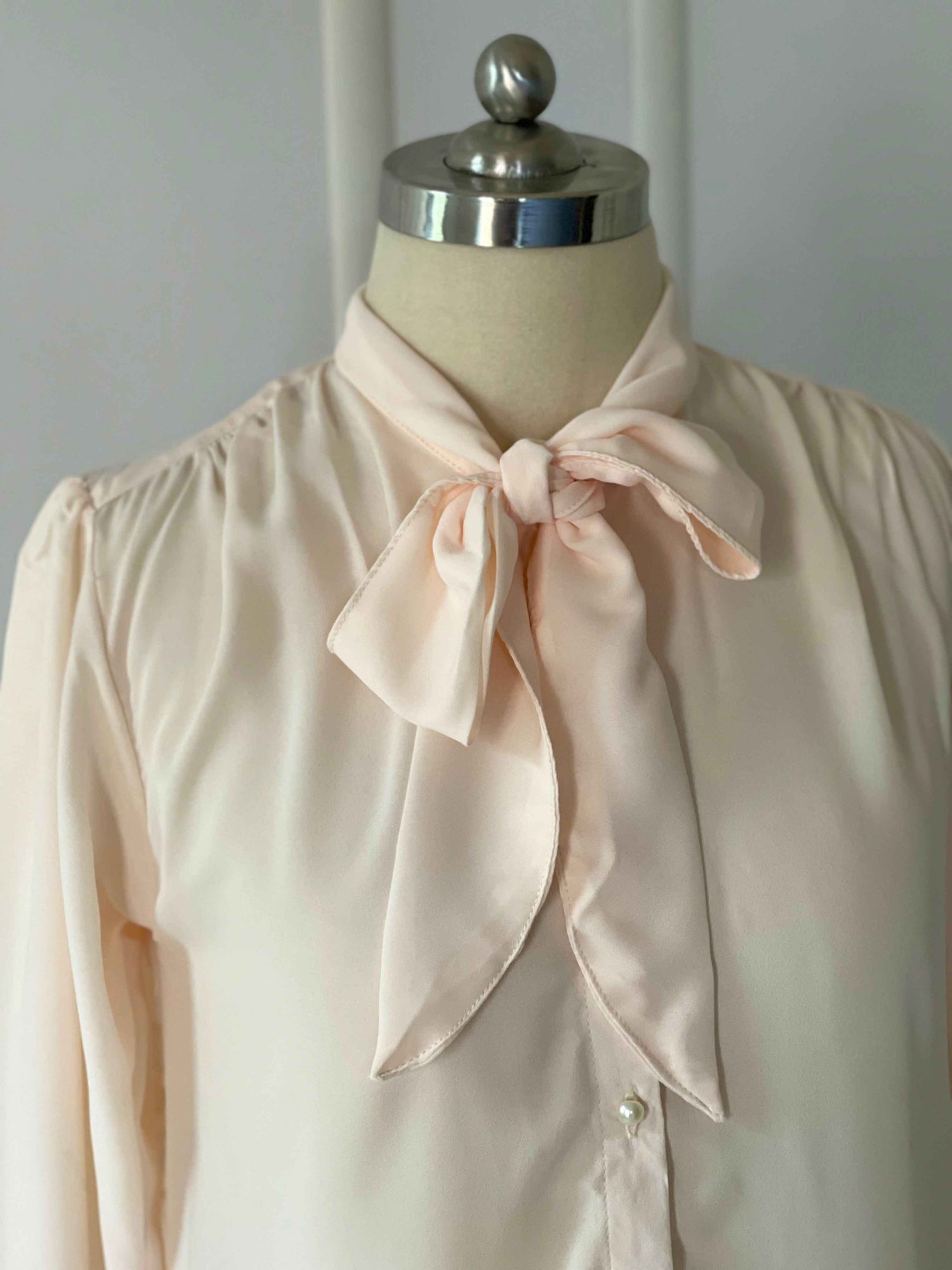 Peach knot top