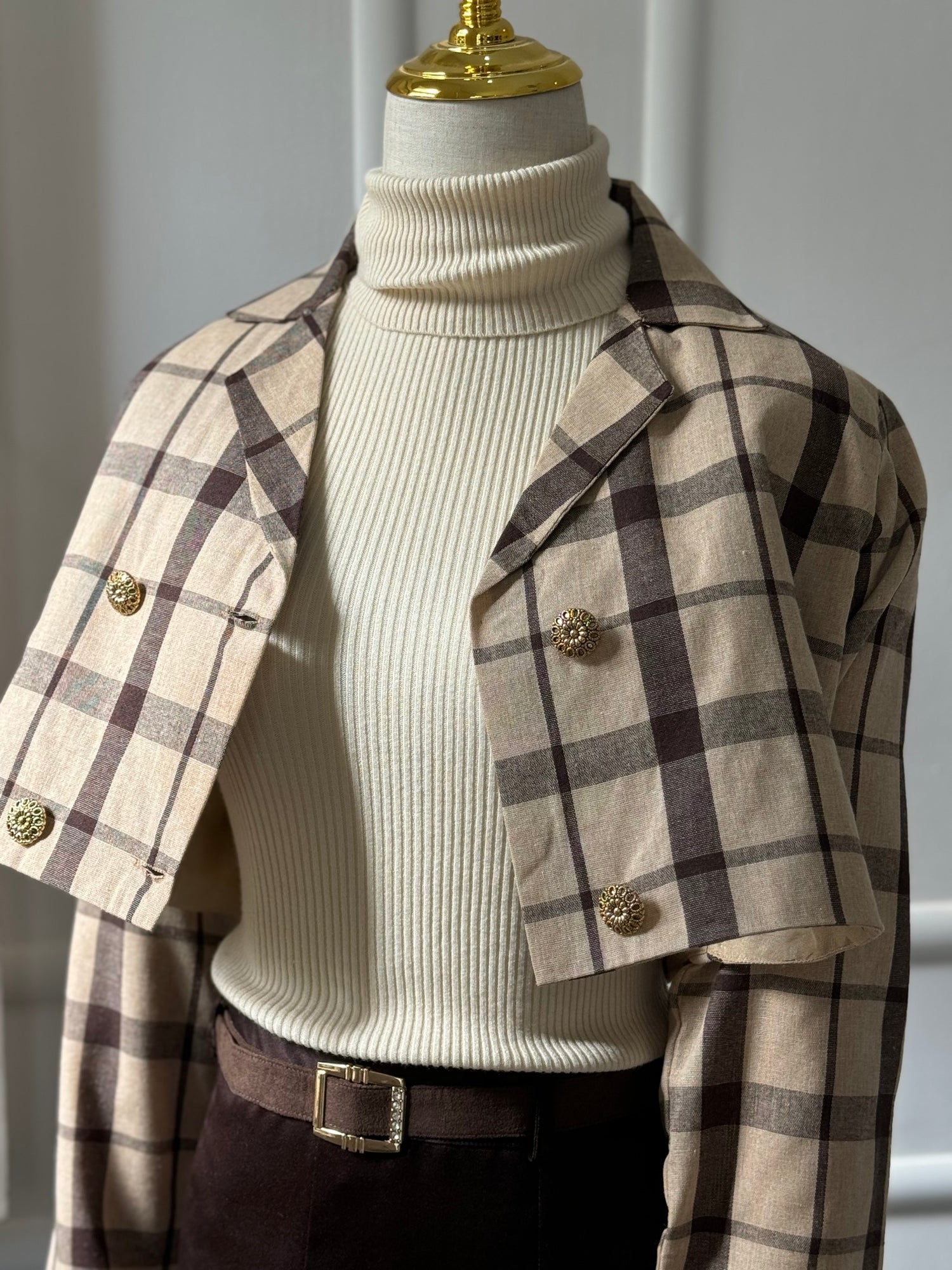 Beige Turtle Neck – Comfortable & Trendy Style