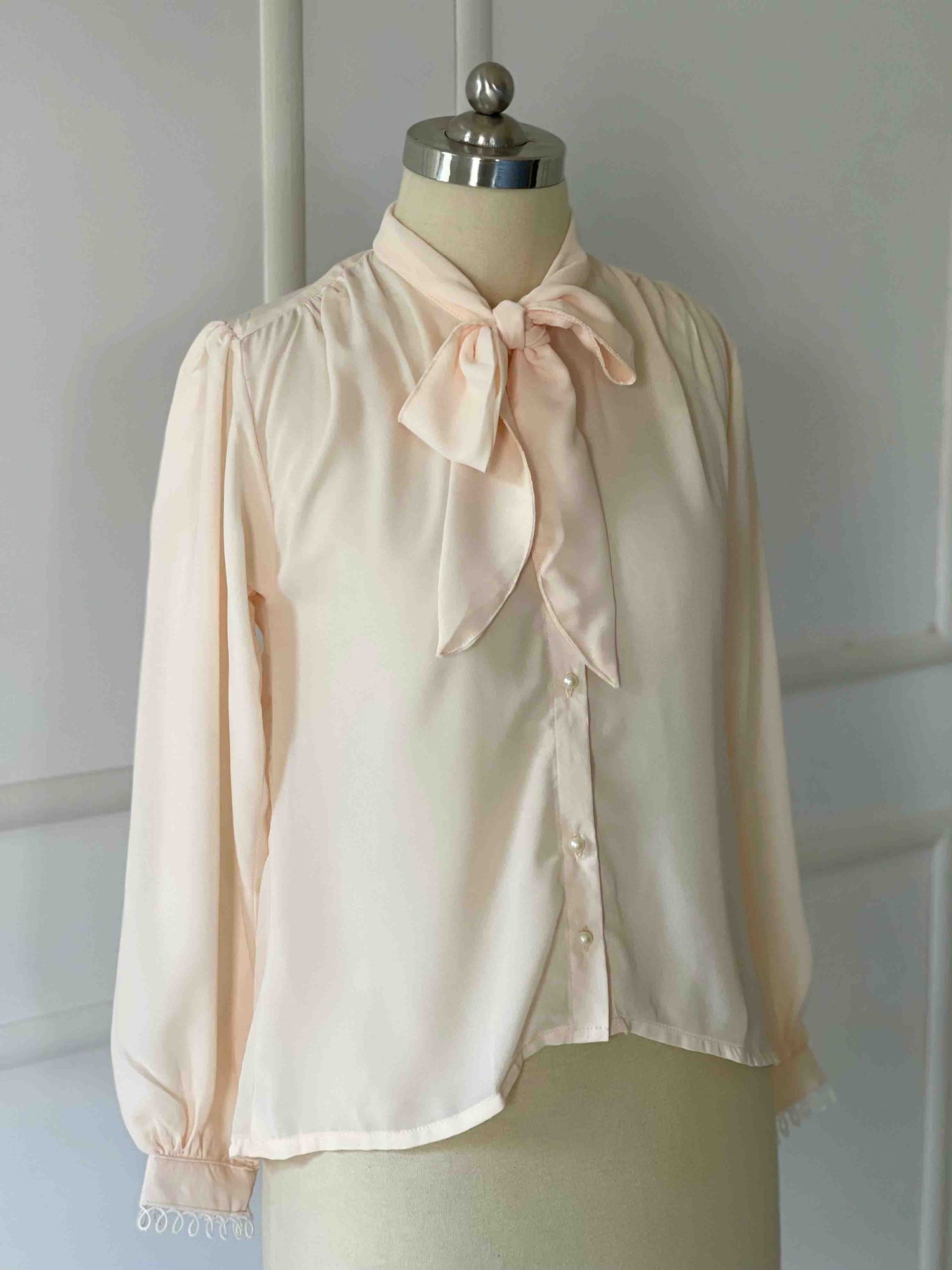 Peach knot top