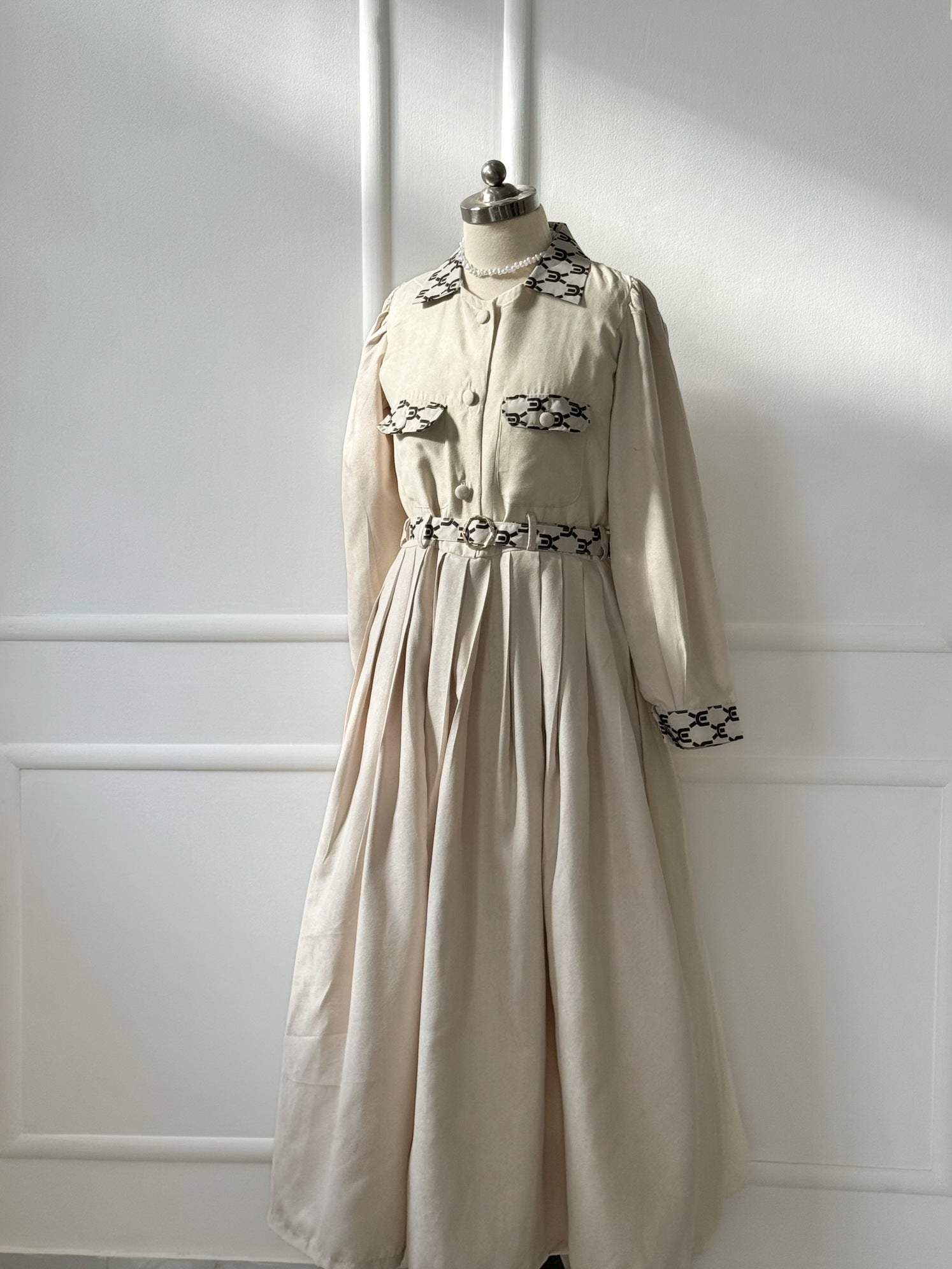 Fawn Dress – Vintage Beige Elegance