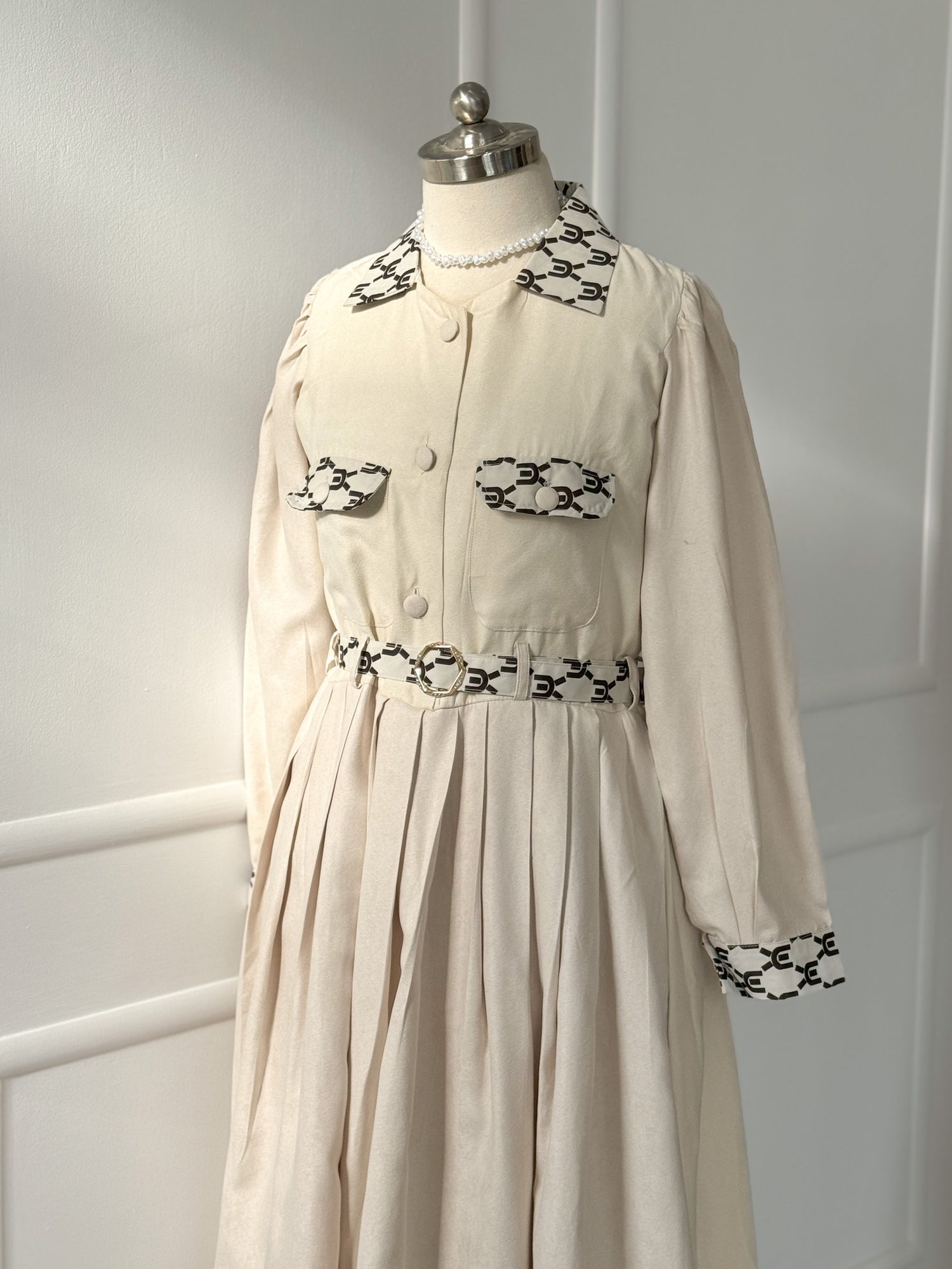 Fawn Dress – Vintage Beige Elegance