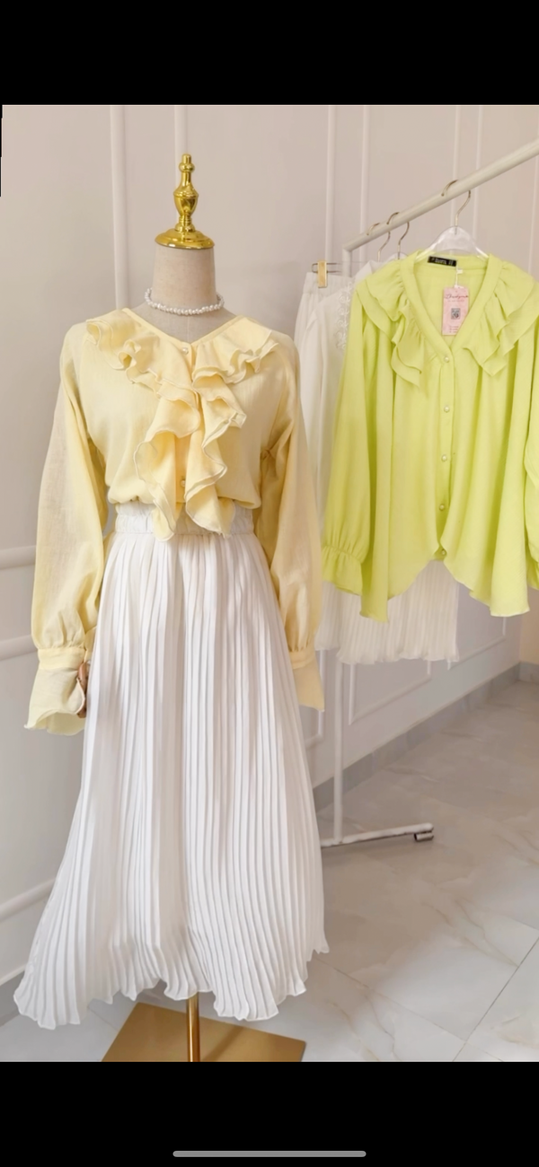 Trendy White Pleated Skirt