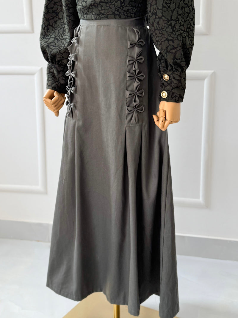 Moss Bow-Panel Skirt