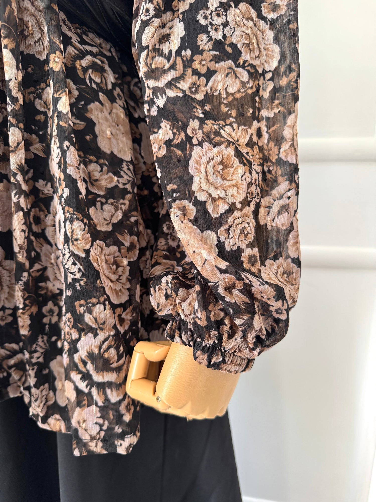 Nyra Frilled Floral Top